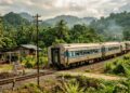 A viagem de trem pelo Sudeste Asiático que passa por fronteiras reais e florestas intocadas