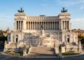 Com 81 metros de altura e mármore branco monumental, o monumento em Roma virou o maior símbolo da unificação italiana e da história