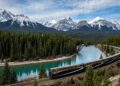 Fundado em 1990 e eleito a melhor experiência ferroviária, o trem canadense cruza as Rochosas em rotas de luxo exclusivas