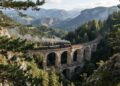 Com 41 km de trilhos e 16 viadutos, a ferrovia austríaca Semmering de 1854 virou um recorde da engenharia ferroviária mundial