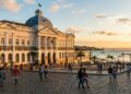 Com sua fachada neoclássica e 100 anos de história, o palácio em Salvador surge como um símbolo do poder político e cultural da Bahia