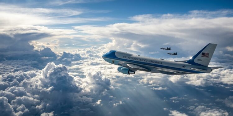 O avião do presidente dos Estados Unidos tem sala de cirurgia, estoque de sangue e pode ficar dias no ar sem pousar em lugar nenhum