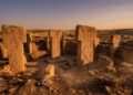 Com 11.500 anos e pilares de 16 toneladas, arqueólogos encontram o templo que redefine a história da engenharia