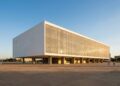Com 14.000 m² e o traço de Niemeyer, a Biblioteca Nacional de Brasília surge como um recorde de design moderno e cultura