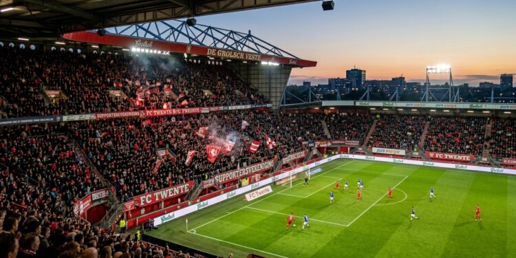 Com 30.205 assentos e um design que prioriza a visão do campo, o estádio em Enschede virou a casa tecnológica e sustentável do FC Twente