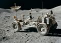 Abandonado na superfície da Lua há mais de 50 anos, o veículo de 38 milhões de dólares que serviu aos astronautas vira o monumento tecnológico mais isolado da humanidade