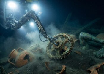 Robôs de alta profundidade localizam navio grego com carga de estátuas de bronze e engrenagens de precisão a 2.000 metros e revelam o nível de sofisticação tecnológica da civilização antiga