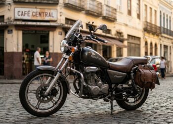 Moto urbana com estilo clássico e peças de reposição que custam centavos faz 43 km por litro e atrai motociclistas que fogem dos modelos caros