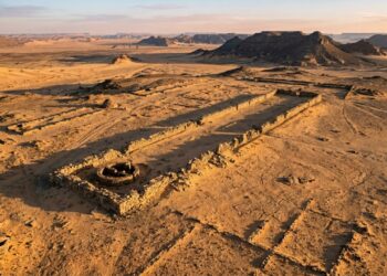 O deserto da Arábia Saudita estava escondendo uma civilização inteira que construiu monumentos gigantes antes dos faraós existirem