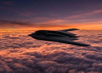 O bombardeiro de 2 bilhões de dólares que atravessa continentes inteiros sem aparecer em nenhum radar do mundo