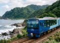 A viagem de trem mais bonita do Japão passa por um Patrimônio Mundial da UNESCO e ainda tem música tradicional ao vivo no caminho