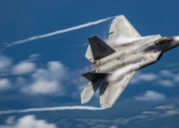 O caça da Lockheed Martin que registrou 20 vitórias para 1 em simulações e ainda não foi detectado nenhuma vez durante o combate