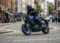 O motor de dois cilindros com 42 cavalos vira o segredo para quem busca a primeira experiência de alta performance sem gastar uma fortuna com revisões