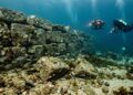 Muralha de 7.000 anos localizada no fundo do oceano Atlântico intriga arqueólogos e sugere o uso de técnicas de engenharia monumentais antes da era das pirâmides