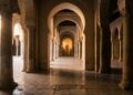 Com 10.000 m² de área construída e um minarete do século IX, a Grande Mesquita de Kairouan virou o marco mais sagrado do Islã no Magrebe