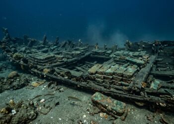 Navio com três mil anos e 20 toneladas de cobre revela rota comercial secreta que sustentava cinco civilizações da antiguidade no fundo do mar