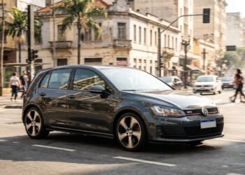 Desenhado para as estradas alemãs, o esportivo com motor turbo de 220 cavalos atinge 100 km por hora em seis segundos e vira o rei dos usados