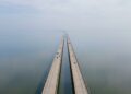 Com 38 km de extensão sobre a água, a ponte na Louisiana detém o recorde de maior travessia contínua do mundo e surge como um ícone da engenharia
