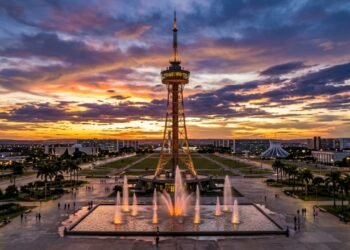 Com 224 metros de altura e vista privilegiada para o Eixo Monumental, a estrutura de 1967 é um dos marcos arquitetônicos mais icônicos e visitados da capital federal