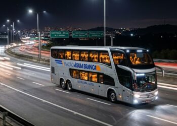 Com poltronas que inclinam 180 graus e Wi-Fi de alta velocidade, o novo gigante das estradas com 14 metros de comprimento promete a viagem mais luxuosa do Brasil