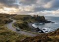 Com 830 km de extensão, a rota na Escócia surge como a jornada costeira mais cênica e um marco do turismo britânico