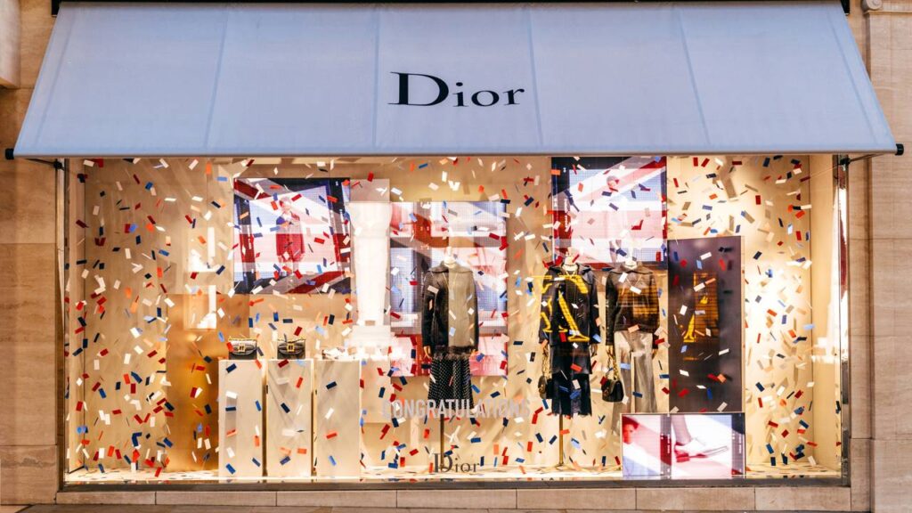 Com o New Look de 1947 e a gestão de Arnault, a Dior virou a joia da LVMH e o império que domina o mercado global de luxo há 77 anos