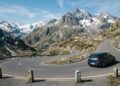 Com 2.284 metros de altitude e raízes históricas romanas, o Passo Julier na Suíça surge como uma das rotas mais antigas dos Alpes