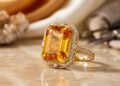 Além do brilho do ouro, este quartzo com tons de sol surge como a variedade mais desejada de sua espécie, sendo a joia da prosperidade