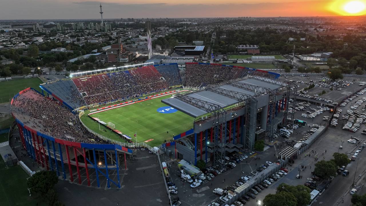 Com 47.964 lugares e uma estrutura imponente, o estádio do San Lorenzo surge como um dos grandes caldeirões do futebol argentino