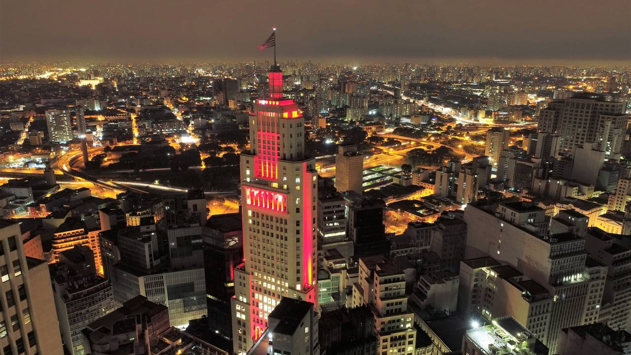 Com 161 metros de altura e inaugurado em 1947, o edifício inspirado no Empire State virou o marco da arquitetura corporativa no centro de SP