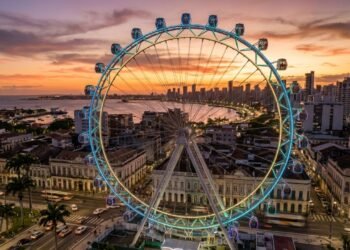 Com 88 metros de altura e vista de 360 graus, a estrutura monumental destaca-se entre as maiores rodas-gigantes de toda a América Latina