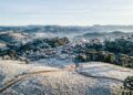 Mais frio que a Europa: uma cidade brasileira a 1.425 metros de altitude onde cachoeiras congelam e a sensação térmica chega a -10°C