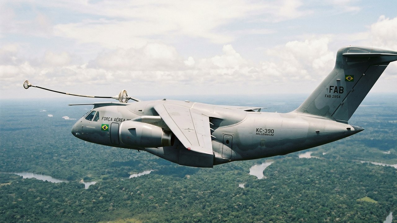 Com decolagem de até 87 toneladas e tecnologia fly-by-wire, o jato KC-390 Millennium tornou-se a maior e mais tecnológica aeronave militar do Brasil