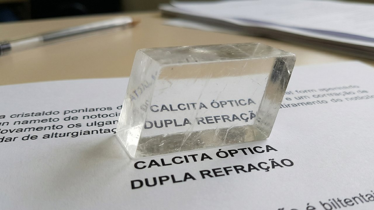 Além do diamante: o cristal que duplica a luz e serviu como bússola para os vikings há 1.000 anos, revolucionando a navegação