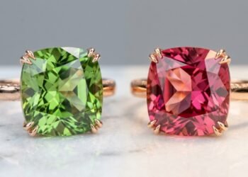 Esqueça o rubi e a safira, pois esta gema muda de cor entre o verde e o rosa sob a luz, sendo a obra-prima exclusiva das montanhas da Turquia