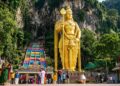 Com uma estátua dourada de 42 metros e cavernas calcárias, os templos de Batu na Malásia são centros de peregrinação de escala mundial