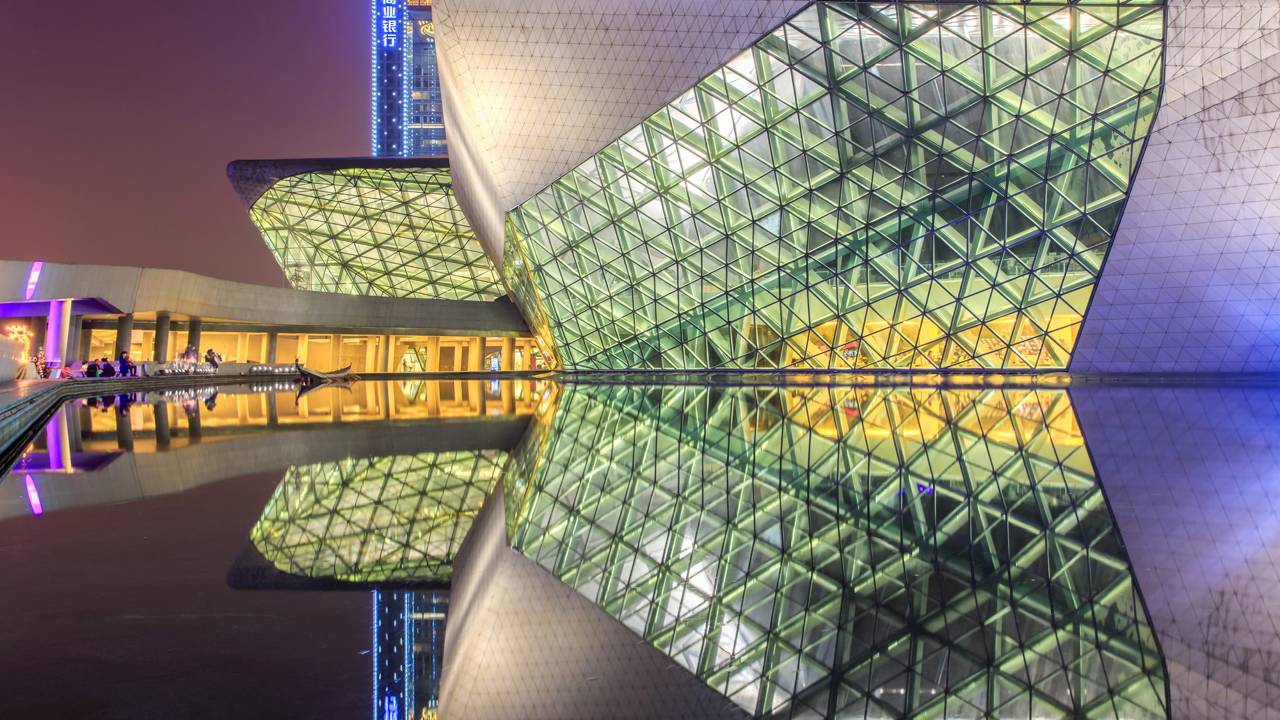 Com 70.000 m² e formato de seixos, a casa de ópera na China surge como um ícone de engenharia e design futurista