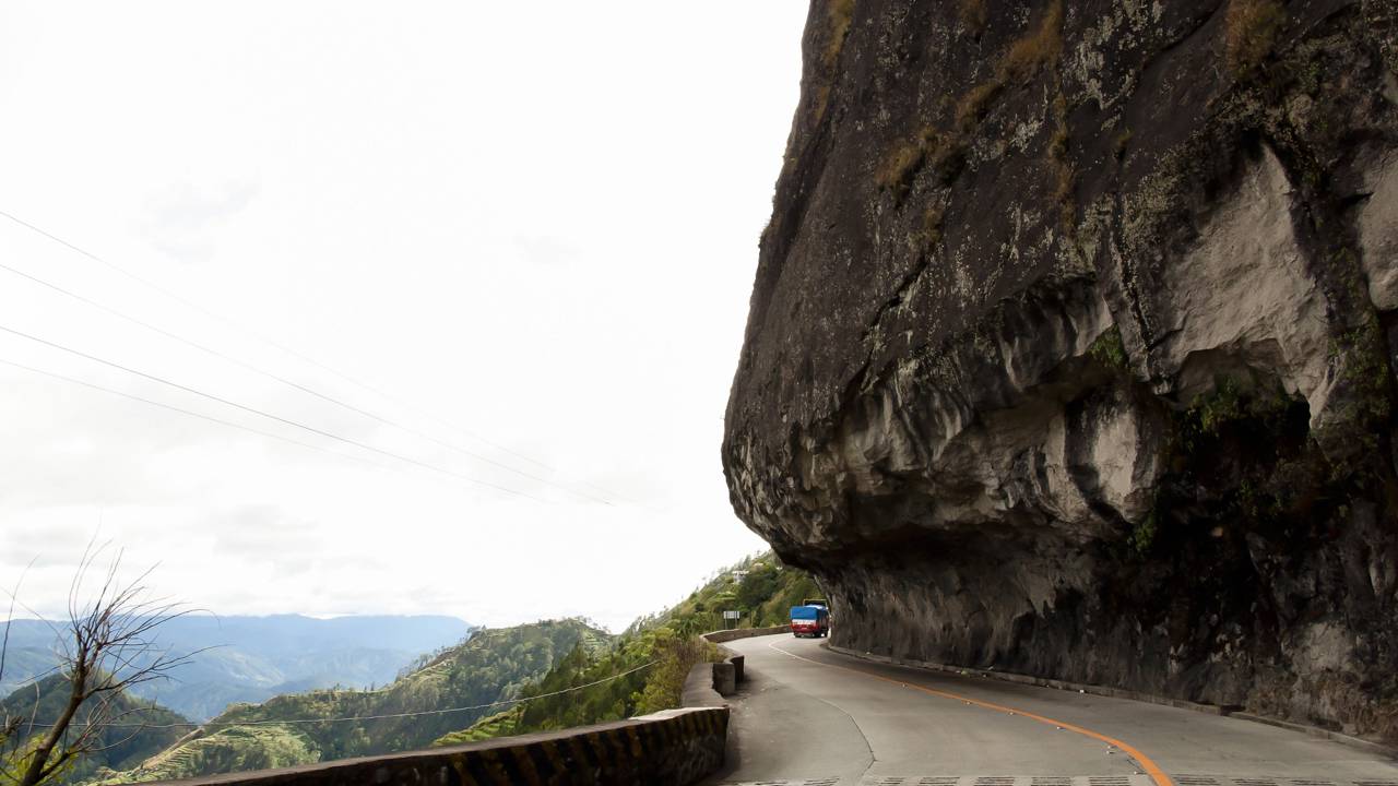 Estrada nas Filipinas atinge 2.255 metros de altitude; com deslizamentos frequentes, a Halsema Highway foi a rodovia mais alta e perigosa do arquipélago