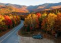 Com 56 km de extensão e 870 metros de altura, a rodovia cênica americana surge como a rota de outono mais bela do país