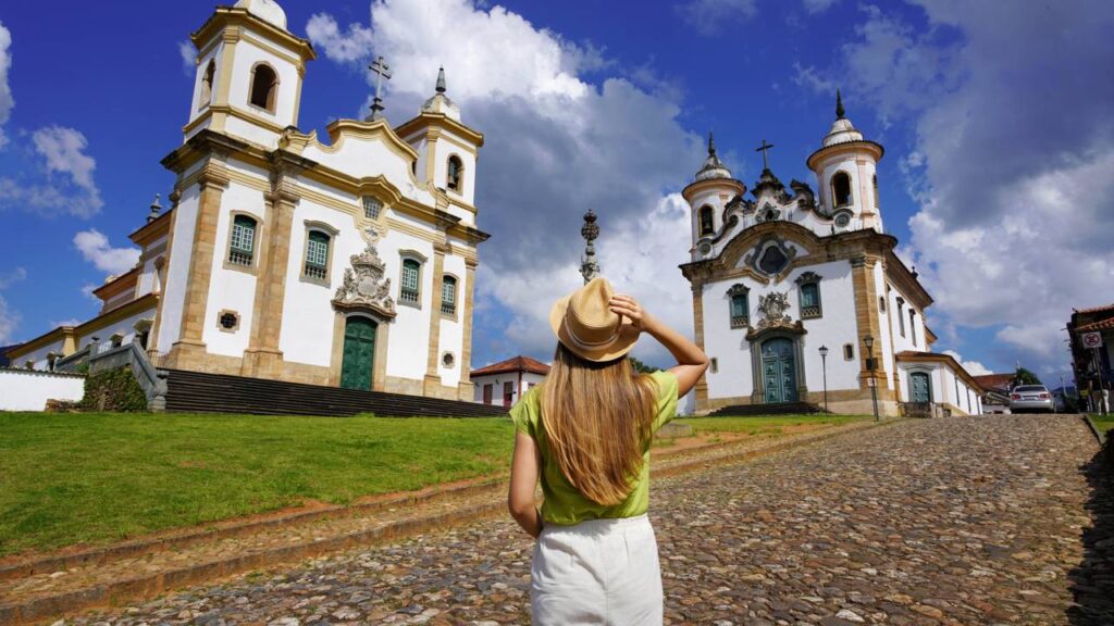 Com projeto de Aleijadinho e pinturas de Mestre Ataíde, a igreja de 1762 em Mariana virou o maior tesouro do estilo rococó mineiro