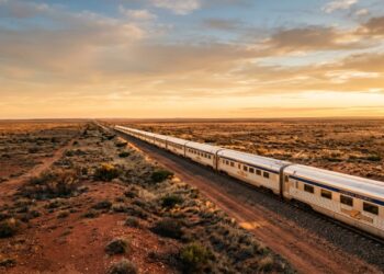 A ferrovia monumental de 4352 quilômetros que atravessa um país de costa a costa cruzando a maior reta férrea do mundo com 478 quilômetros sem uma única curva