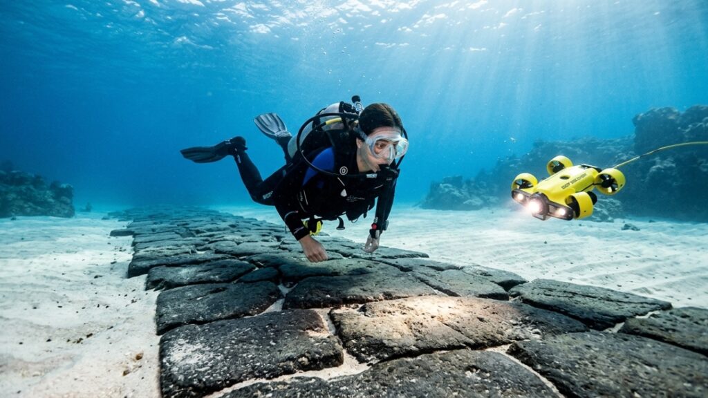 A cidade submersa de 5 mil anos na Grécia que manteve ruas pavimentadas e casas intactas revela a primeira rede de esgoto planejada da história humana