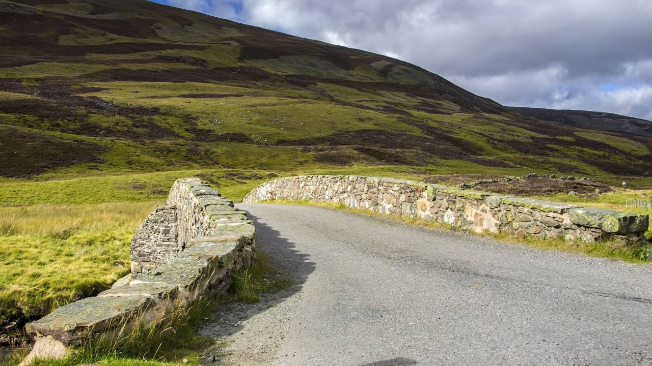 Com centenas de quilômetros e 300 anos, a rede de estradas militares surge como um marco da engenharia escocesa do século XVIII