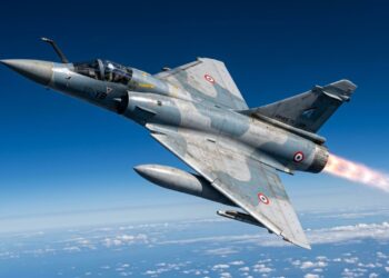 O clássico jato em formato de triângulo que ultrapassa 2.300 km/h rasgando os céus e se tornou uma verdadeira lenda mundial na interceptação de inimigos