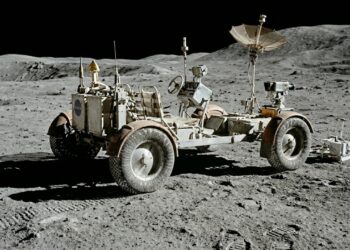 Veículo lunar utilizado nas missões Apollo ainda apresenta marcas de pneus intactas na Lua e vira o monumento mais isolado da humanidade