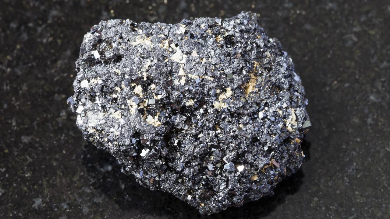 Esqueça o silício pois esta estrutura cristalina promete eficiência solar recorde acima de 30% sendo a revolução das energias renováveis