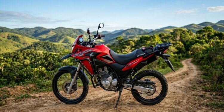 Com motor de 293 cc e câmbio de 6 marchas, a nova Honda Sahara 300 substitui a XRE 300 e foca no uso misto, sendo aposta da marca para o mercado nacional