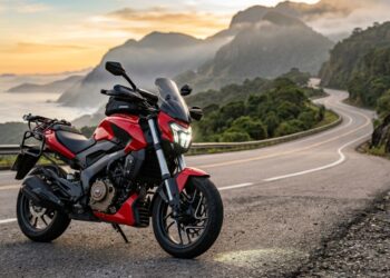 Com suspensão invertida e motor de 40 cv, a Bajaj Dominar 400 consolidou-se como a principal opção de custo e desempenho para viagens longas no Brasil