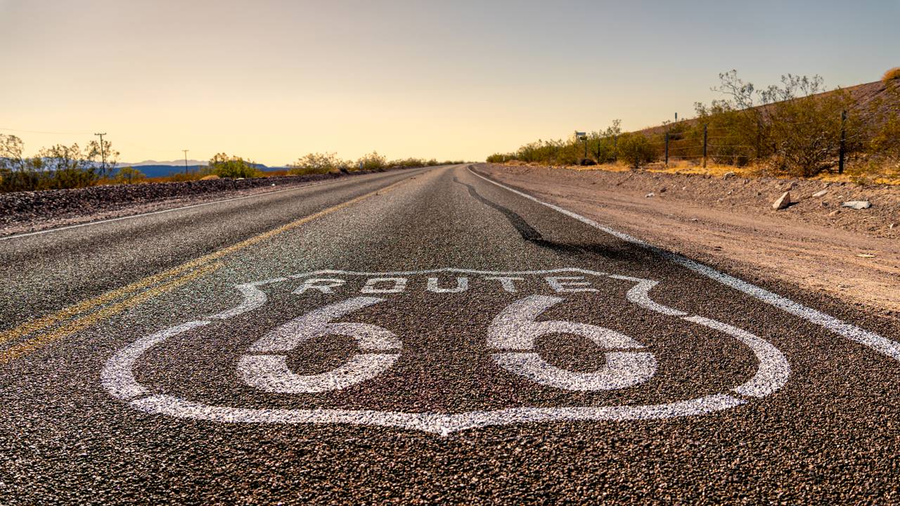 Atravessando 8 estados em quase 4.000 km, a rodovia inaugurada em 1926 é o marco histórico e cultural mais importante do transporte americano
