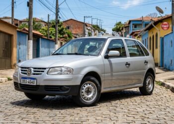Fabricado em 2006 e com mecânica que não quebra, o carro popular mais amado do país agora está livre do IPVA em quase todos os estados e virou o rei dos usados baratos